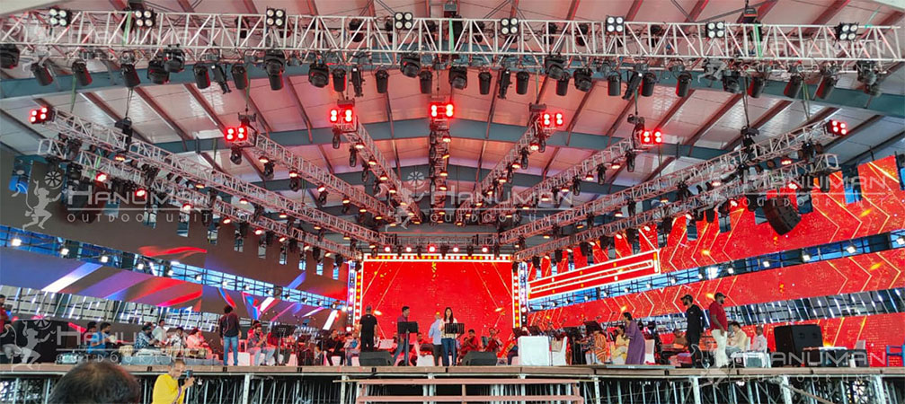 Truss Systems and Rigging